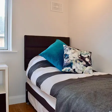 Cosy 4 Bedroom With Balcony Dublin